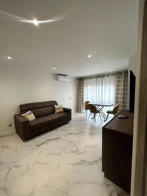 Superbe Studio Vallauris Lägenhet